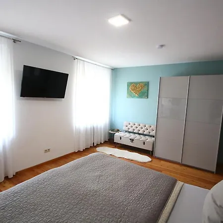 Apartment Haus Zwoelf *